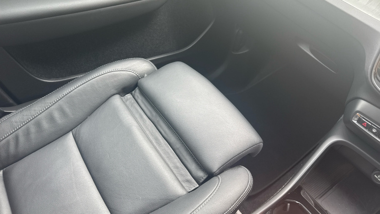 Volvo XC40 2.0 B3P Ultra Dark 5dr Auto Petrol Estate